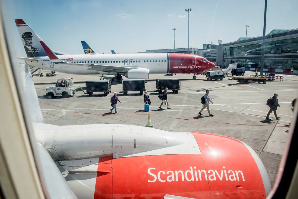 Både Nordea Markets og Handelsbanken Capital Markets venter at økninger i flybillettpriser vil reverseres neste måned. Foto: Gorm K. Gaare