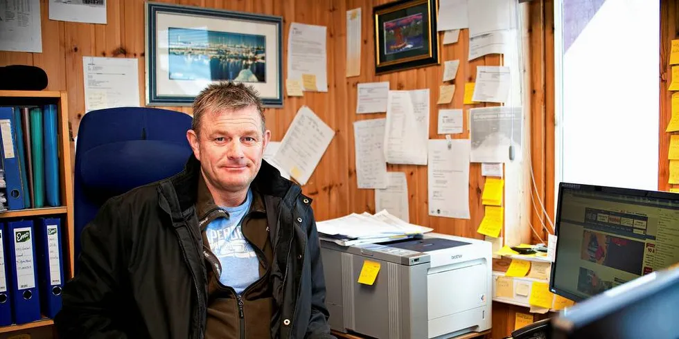 Johan Olsen, skipsmegler i OSO Maritim, merker allerede økt etterspørsel etter sjarkkvoter etter at høringen om framtidens sjarkstruktur kom før påske.Foto: Tony Gulla Sivertsen