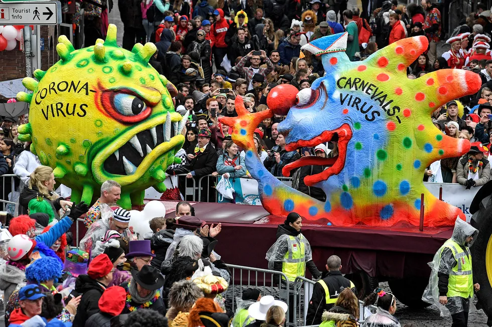 DN vil gjerne snakke med deg som har et selskap som har støtt på problemer som følge av koronaviruset. Her fra virusets opptreden på karneval i Düsseldorf i Tyskland.