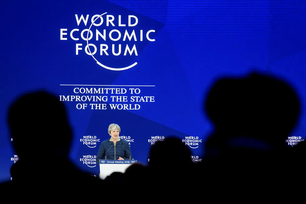 Storbritannias statsminister Theresa May fotografert i Davos torsdag. Foto: Fabrice Coffrini/AFP Photo