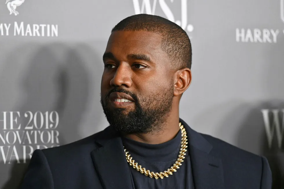 Rapperen Kanye West skriver i en melding på Twitter at han stiller som kandidat til presidentvalget i USA i år.