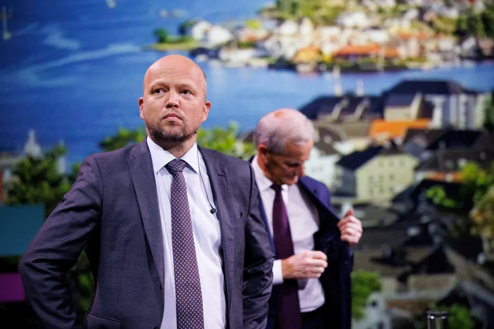 Regjeringen har lagt frem en verdiløs melding om klimautfordringene frem mot 2060. Finansminister Trygve Slagsvold Vedum og statsminister Jonas Gahr Støre i partilederdebatten under Arendalsuka.