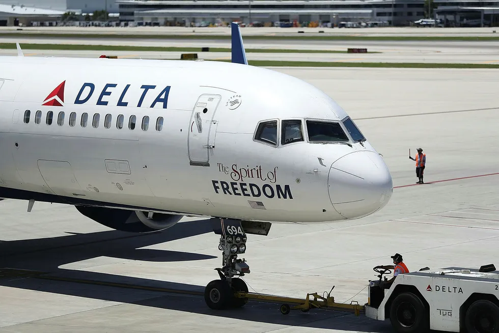 Først kuttet flyselskapet Delta ut samarbeidet med våpenorganisasjonen NRA. Nå svarer delstaten Georgia der selskapet har hovedkontor med å frata flyselskapet en skattefordel. Foto: Joe Raedle/Getty Images/AFP/NTB Scanpix
