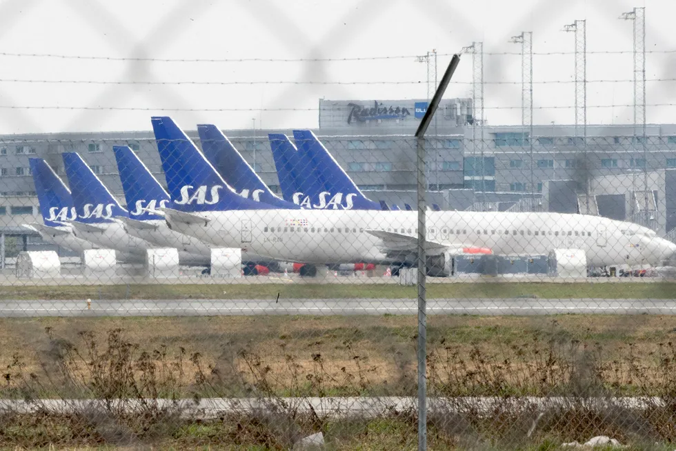 Pilotstreiken i slutten av april og tidlig i mai rammet SAS hardt og 400.000 passasjerer ble berørt. Her parkerte fly på Oslo lufthavn under streiken.