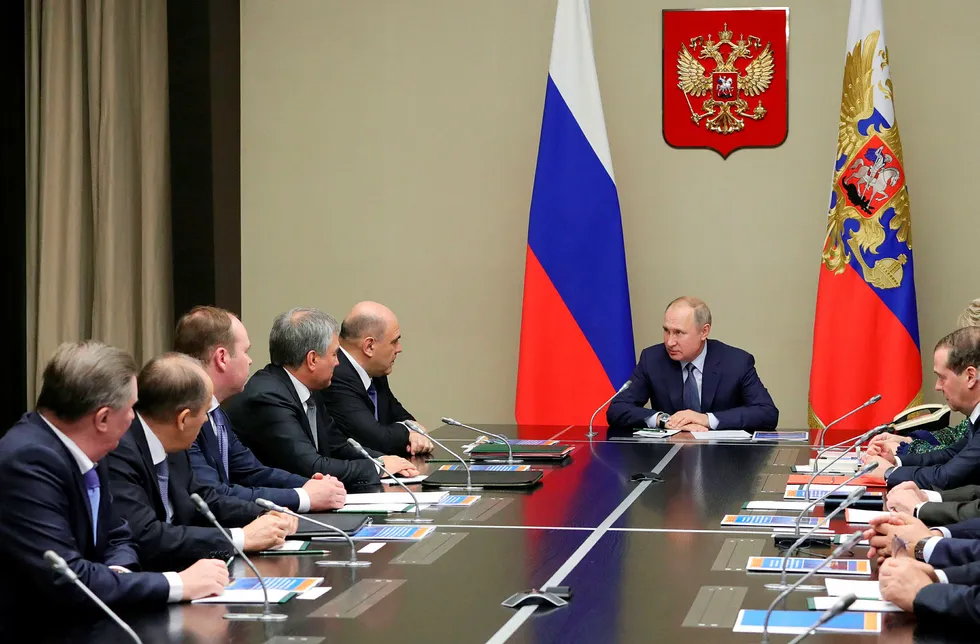 Vladimir Putin leder Russlands sikkerhetsråd. Planer legges nå for dagen han trer tilbake som president.