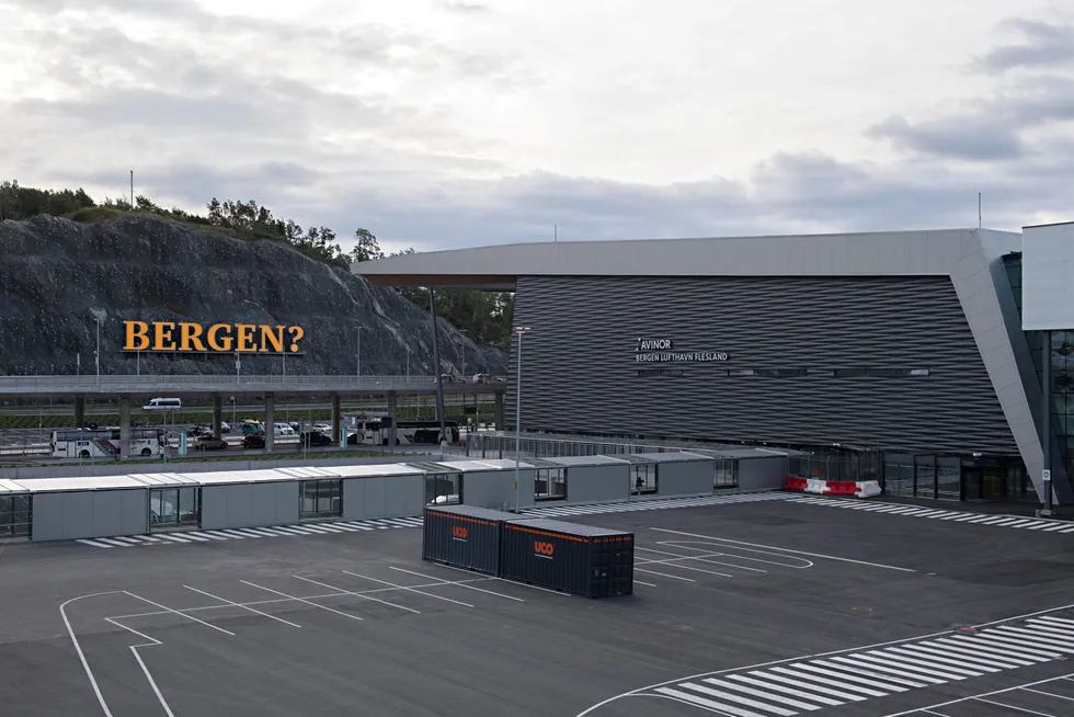 Bergen lufthavn Flesland ble stengt onsdag morgen.