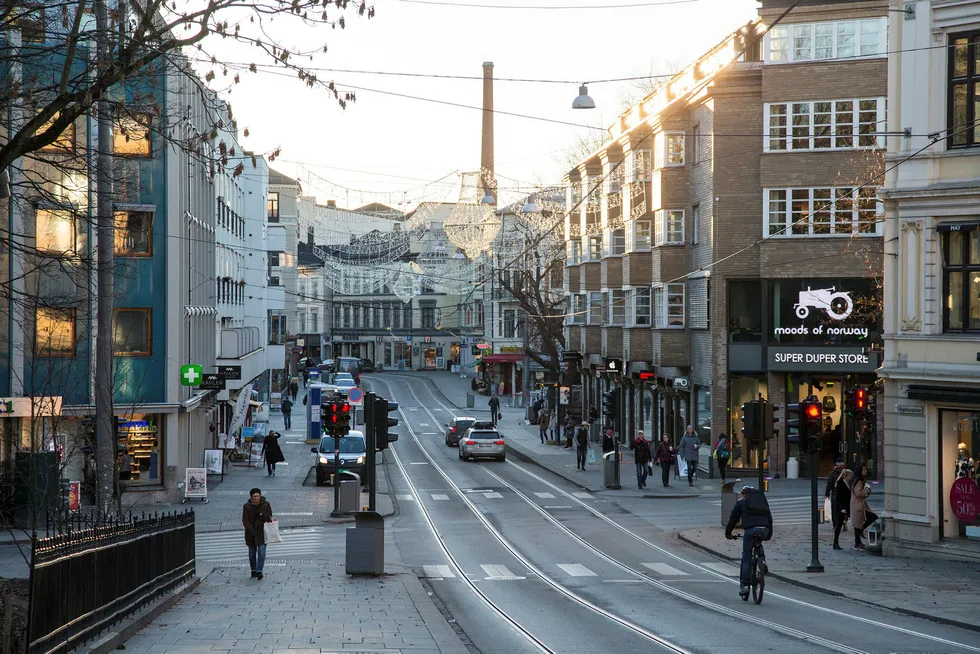 Fra tirsdag blir det forbudt å kjøre dieselbil på kommunale veier i Oslo på grunn av akutt helseskadelig luftforurensning. Foto: Braastad, Audun