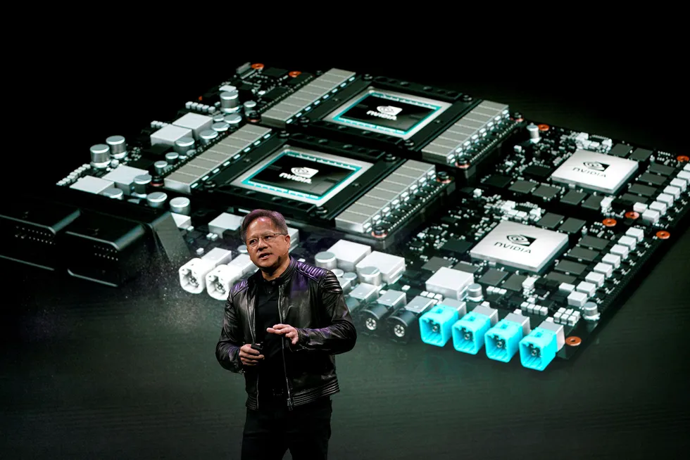 Jensen Huang er grunnlegger og leder av teknologiselskapet Nvidia. I en samtale med sjefen for Oljefondet, Nicolai Tangen, sier han at kunstig intelligens vil skape en ny industriell revolusjon. Bildet fra 2018 viser selskapets AI-teknologi.
