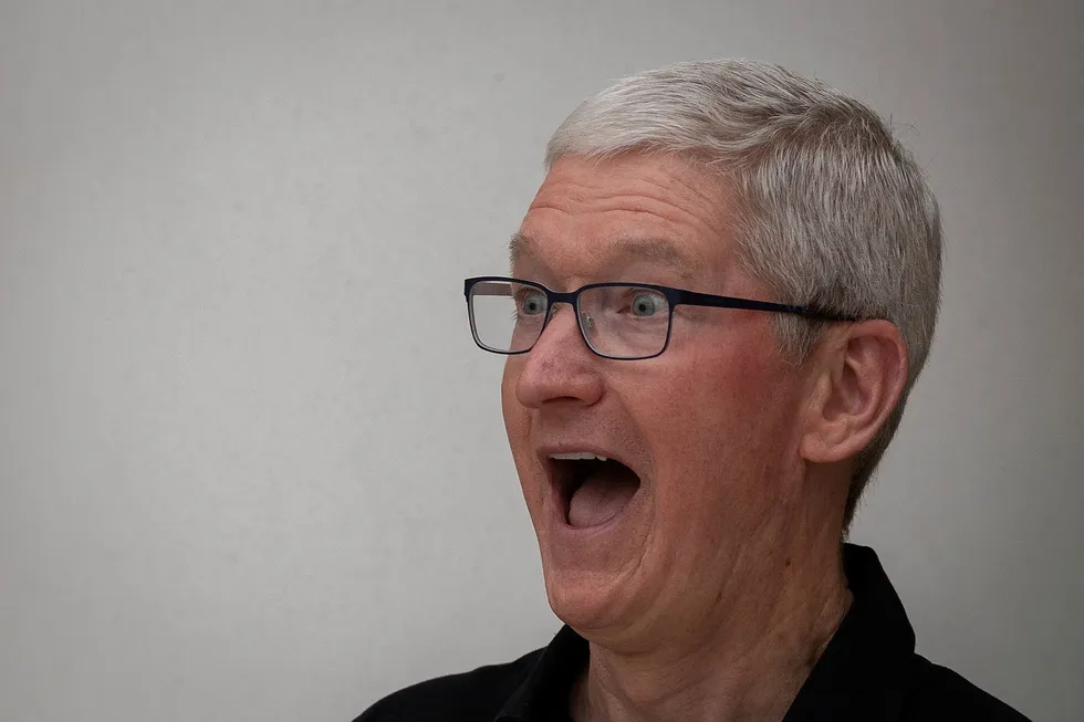 Apple-sjef Tim Cook er begeistret over å inngå avtaler i USA.