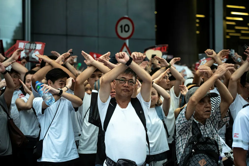 Demonstranter i Hongkong viste sin misnøye med et kontroversielt lovforslag som vil gjøre utleveringer til Kina lovlig.