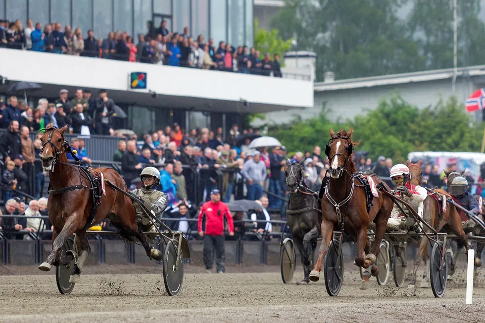 Frp mener kombinasjonen kasino og hestespill er en god idé. Her fra Bjerkebanen i Oslo. Foto: Eirik Stenhaug / Equus