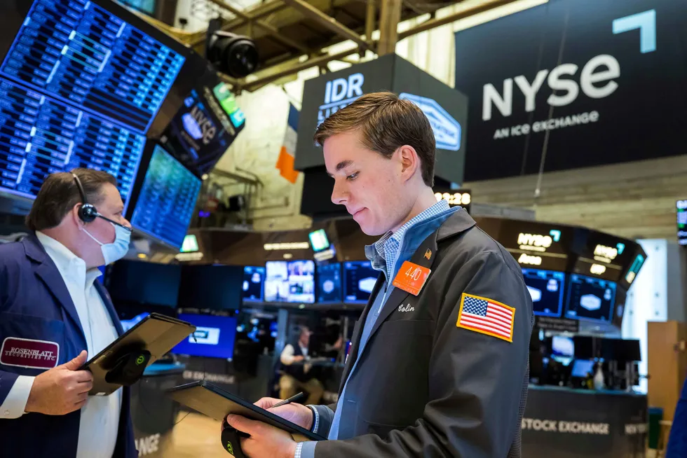 Tirsdag stengte Wall Street med bred oppgang blant de viktigste indeksene. Teknologiaksjene fikk det kraftigste løftet, og Nasdaq steg nesten to prosent.