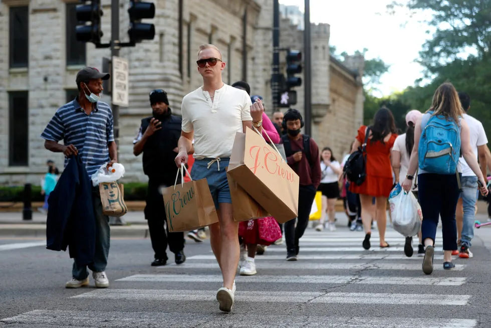 Amerikanere er tilbake i shoppingmodus. Her fra downtown Chicago.