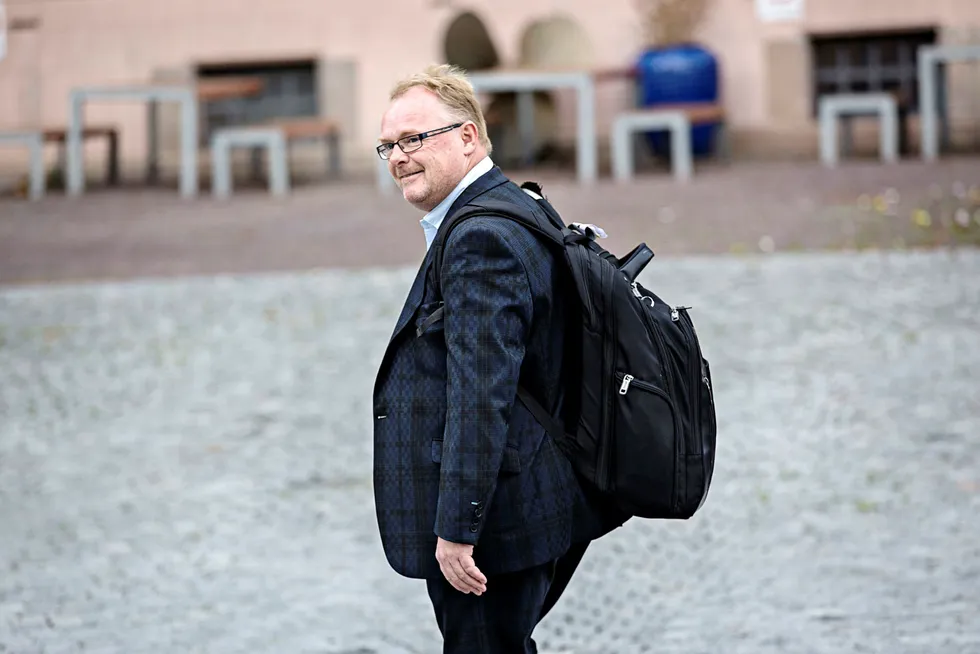 Fiskeriminister Per Sandberg, for tiden også innvandringsminister, frykter hva som vil skje dersom Ap liberaliserer politikken for enslige mindreårige asylsøkere. Foto: Aleksander Nordahl