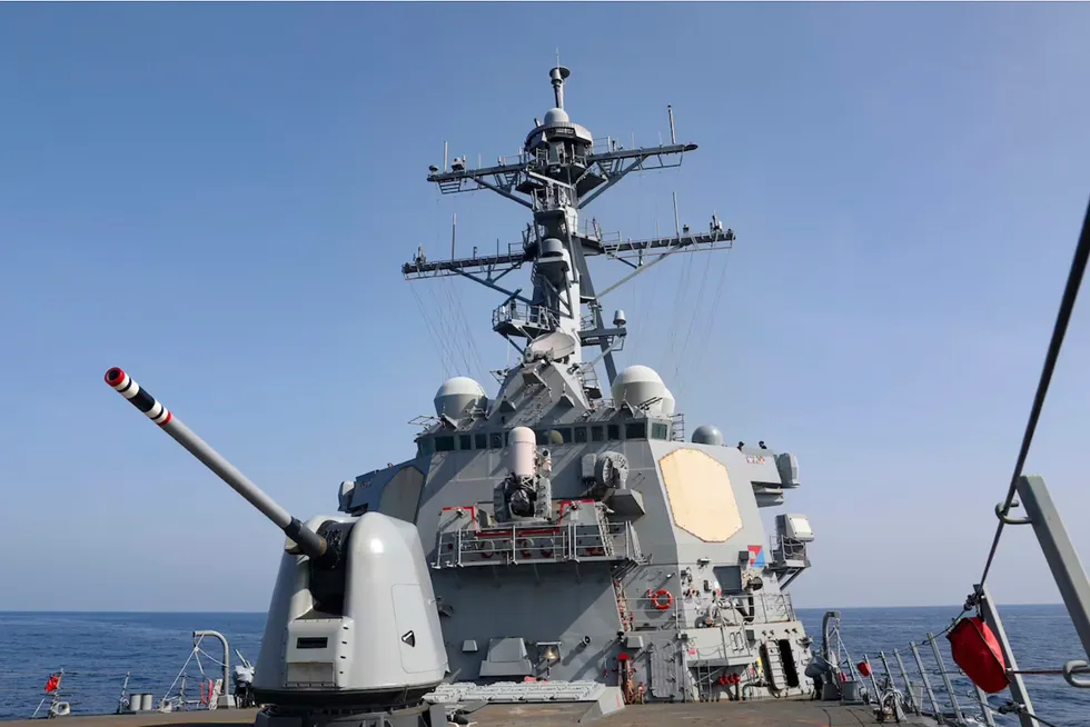 Den amerikanske destroyeren «USS Milius» på vei gjennom Taiwanstredet i april, som svar på Kinas omfattende militærmanøvre rundt Taiwan.