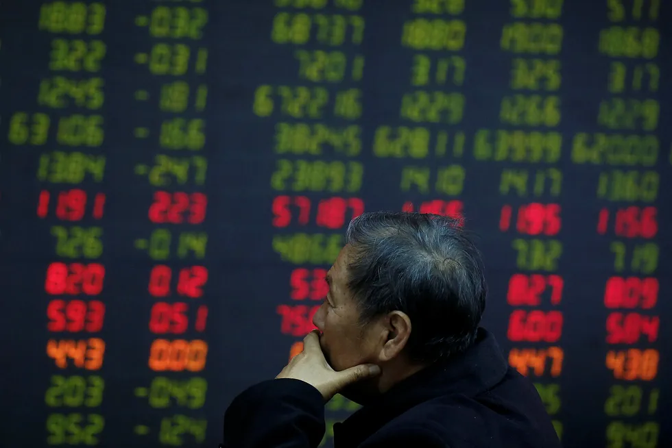Investorer over hele verden har tapt stort på børsraset i oktober. I Kina har de to børsene falt siden i januar. Det er få tegn til bedring hvis ikke handelskrigen med USA avsluttes om kort tid.