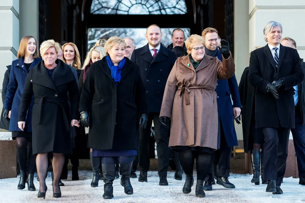 Statsminister Erna Solberg presenterte nye statsråder på Slottsplassen onsdag. Foto: Skjalg Bøhmer Vold