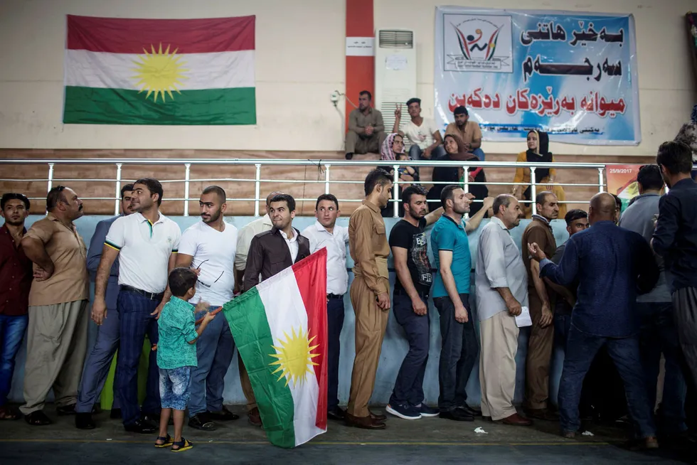 Mandag morgen åpnet valgurnene i blant annet denne stadionen i Arbil i irakisk Kurdistan for den omstridte folkeavstemningen om Kurdistans løsrivelse fra Irak. Foto: Ahmed Deeb/AFP/NTB scanpix