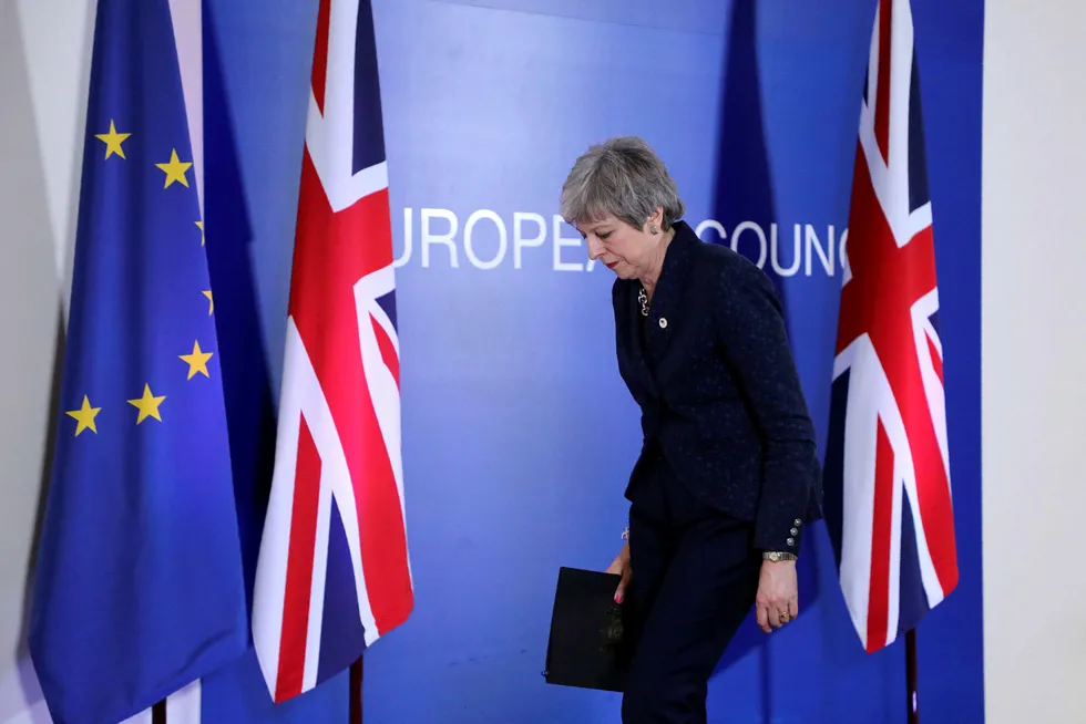 Utsikten til en lang brexitforsinkelse er dypt upopulær både i Storbritannia og blant de 27 gjenværende EU-landene. Britene er utmattet. Her statsminister Theresa May etter en pressekonferanse i mars.
