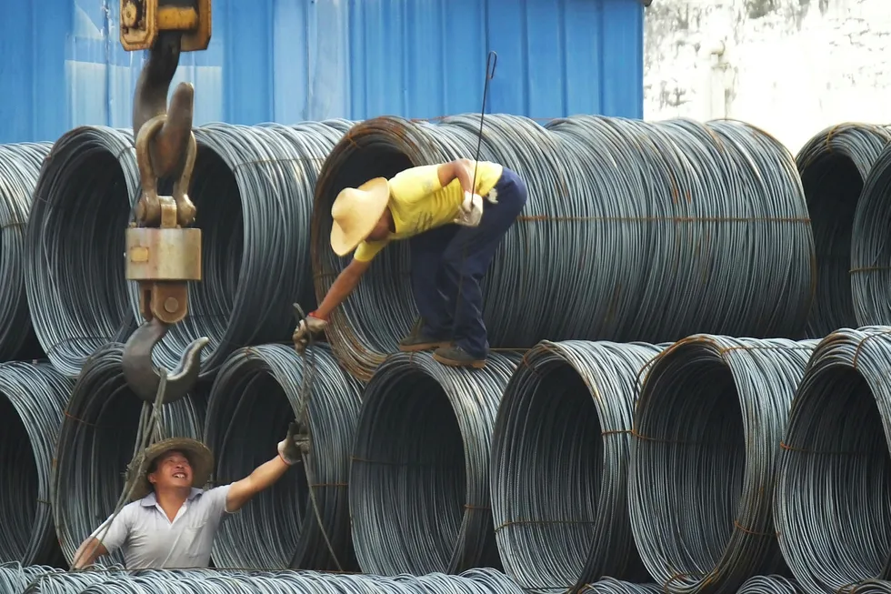 Den kinesiske stålindustrien eksporterer kun to-tre prosent av produksjonen til USA. Nå blir det straffetoll. – Dette er en idiotisk handelsbeskyttelse. Det vil gjøre USA svakere og ikke sterkere, mener ledelsen i China Iron & Steel Association. Foto: AP/NTB Scanpix
