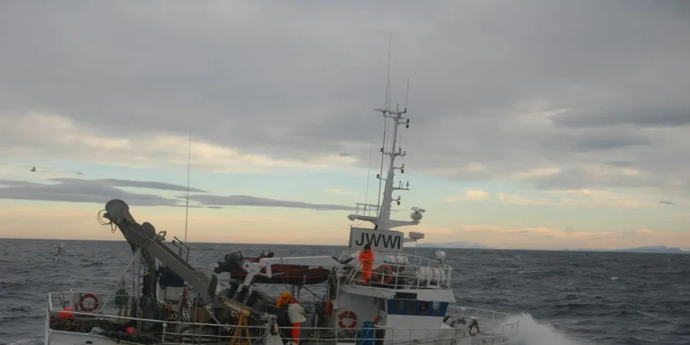 "Fredrikson" på fiske etter NVG-sild på Buagrunnen i Møre og Romsdal. Foto: Einar Lindbæk.