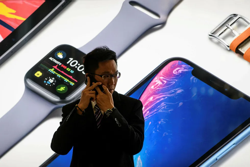Børsverdier på over 440 milliarder dollar har forsvunnet fra Apple på tre måneder. Komponentleverandører i Asia frykter færre ordrer og kursene har falt kraftig.