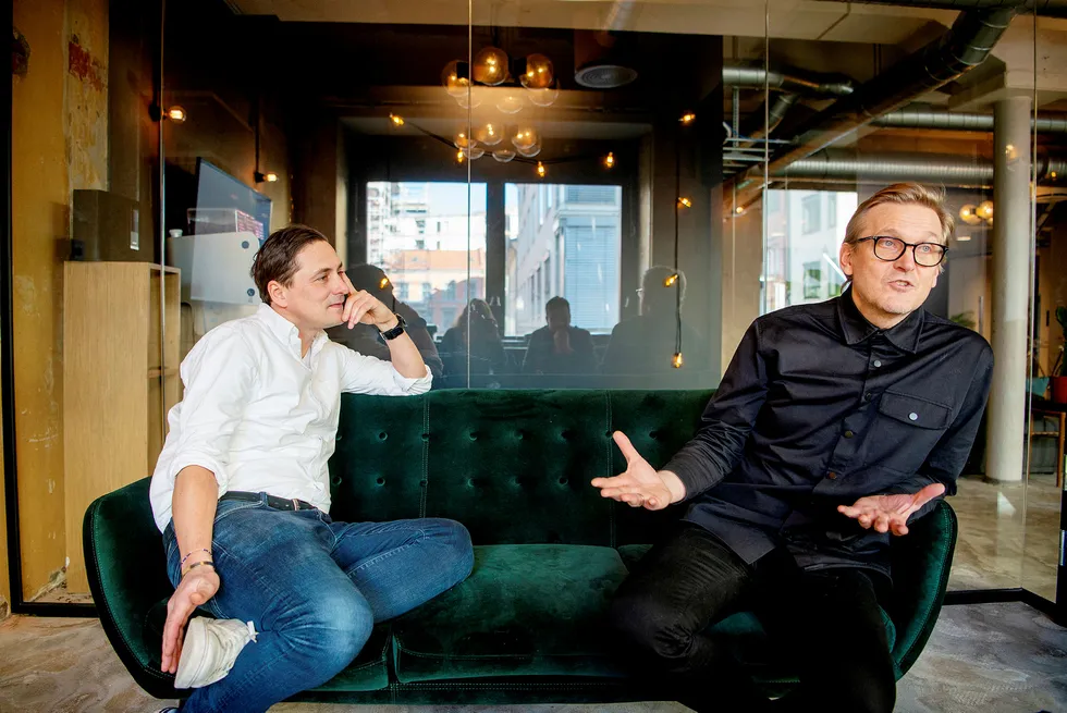 Administrerende direktør Christian Steen (til venstre) og kreativ direktør Trond Kvernstrøm opplever dobling i The Oslo Companys omsetning. Her i selskapets lokaler i Torggata i Oslo.