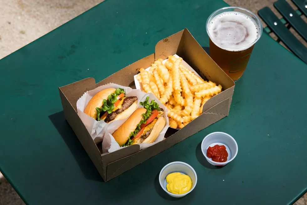 Riflet. Shake Shack satser alt på klassiske fast food-retter servert med godt håndverk og rene råvarer.