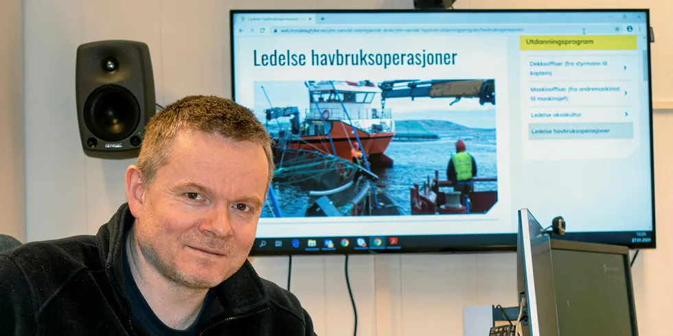 UNIKT: – Nå kan de første deltakere på studiet «ledelse havbruksoperasjoner» søke opptak, sier en avdelingsleder Kåre Kvaløy ved Ytre Namdal fagskole. Pressefoto