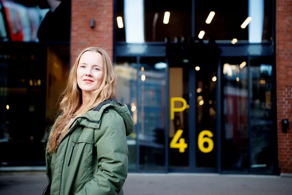Marianne K. Andenæs er leder i Norsk Studentorganisasjon (NSO). Hun mener dagens professorer med fordel kunne dratt ut i arbeidslivet i enkelte perioder, heller enn at akademia skal rekruttere professorer med primært arbeidslivserfaring. Foto: Mikaela Berg
