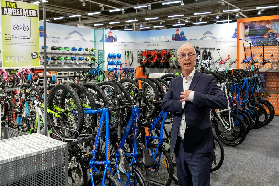 Konsernsjef Pål Wibe i XXL forteller at selskapet selger spesielt mye sykler for tiden.