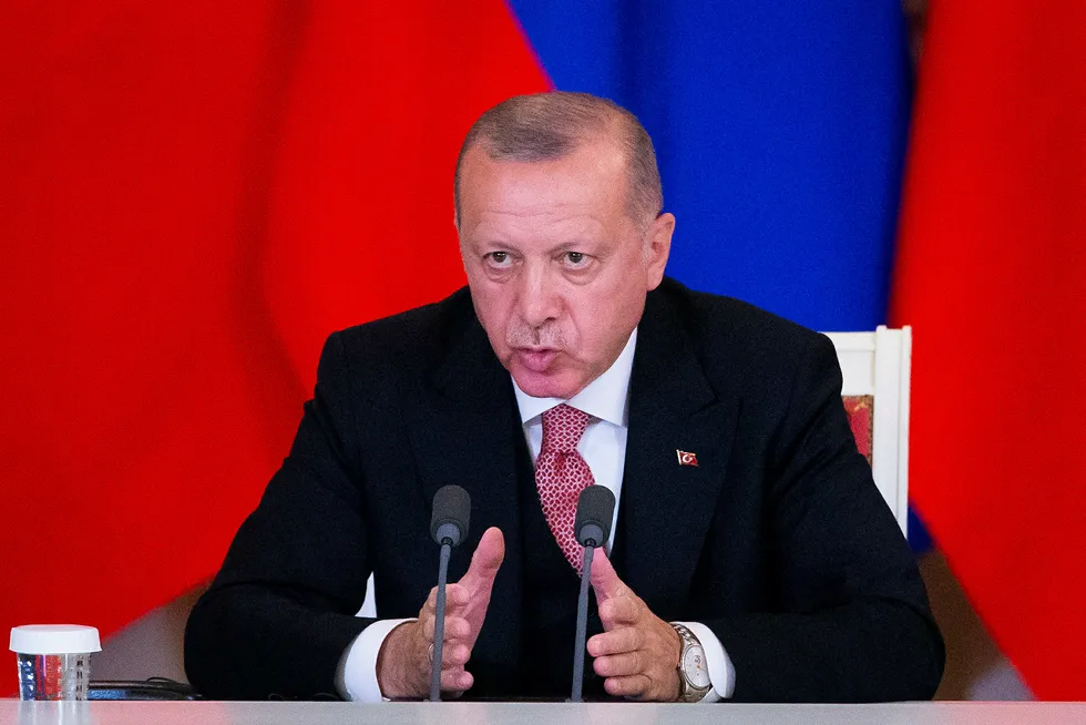Tyrkias president Erdogan og hans parti AKP krever omvalg i Istanbul.