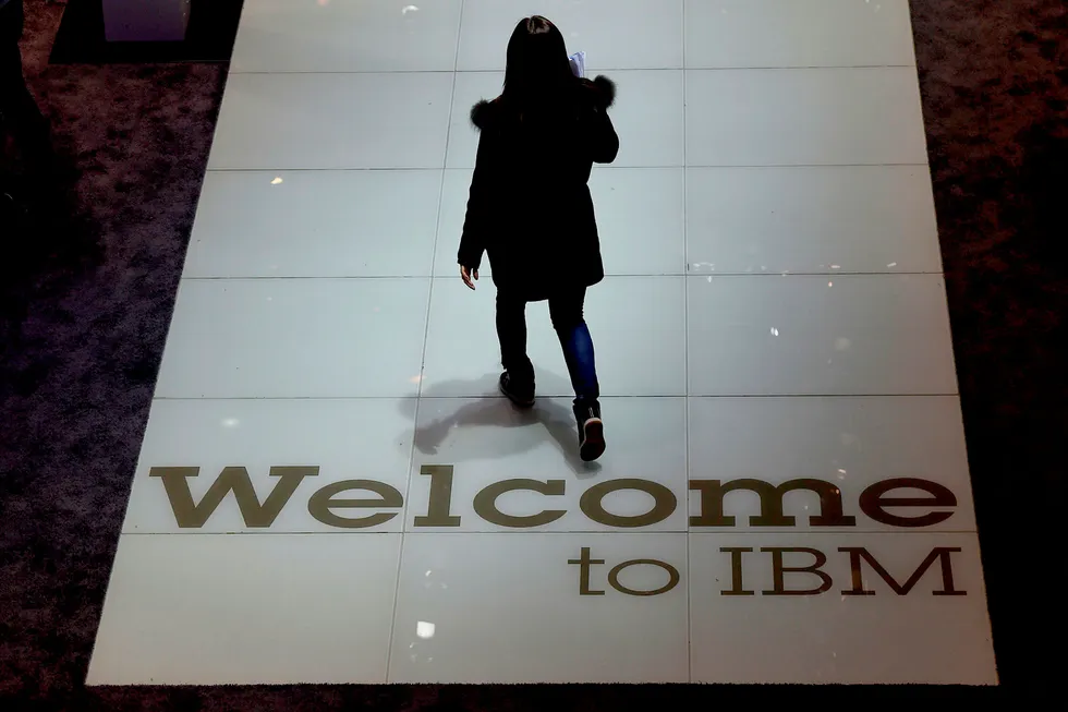 IBM står anklaget for å ha kvittet seg med inntil 100.000 eldre ansatte for å kunne fremstå som et mer ungdommelig og attraktivt selskap for yngre arbeidssøkere.