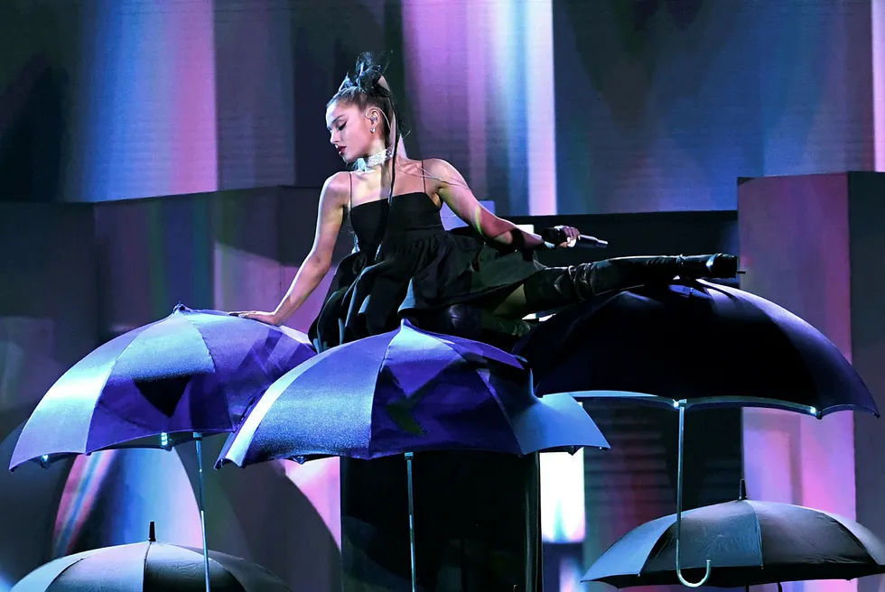 Musikk for regnværsdager. Ariana Grandes popmusikk tilhører hitlistene, men rommer et komplekst følelsesregister. Hennes nye album «thank u, next» er meget solid.