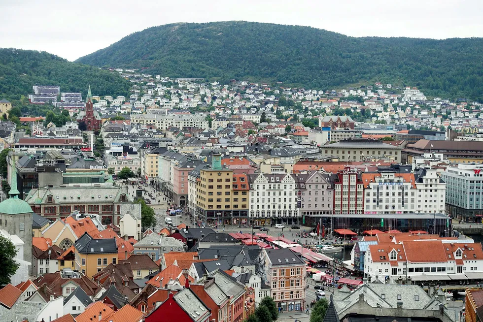 Politikerne i Bergen vil teste ut borgerlønn, om det blir aktuelt i Norge.