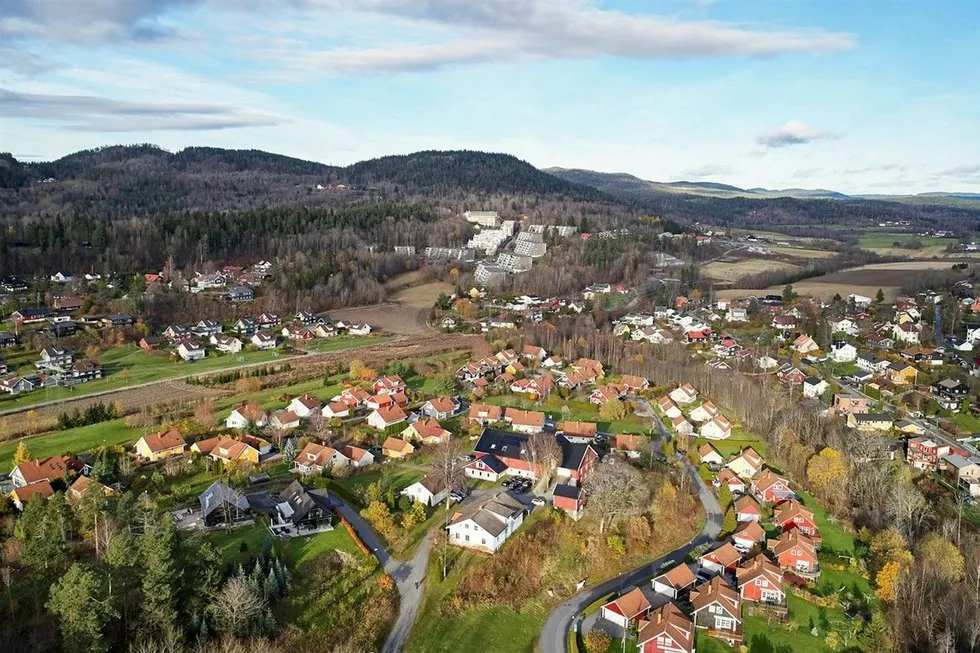 Nordre Nes Gård på Haslum i Bærum er nå solgt. Etter planen skal låven bygges om til leiligheter.