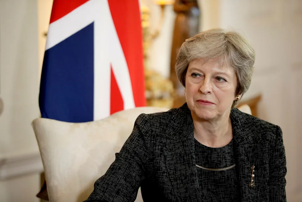 Storbritannias statsminister Theresa May sliter med motstand i eget parti.