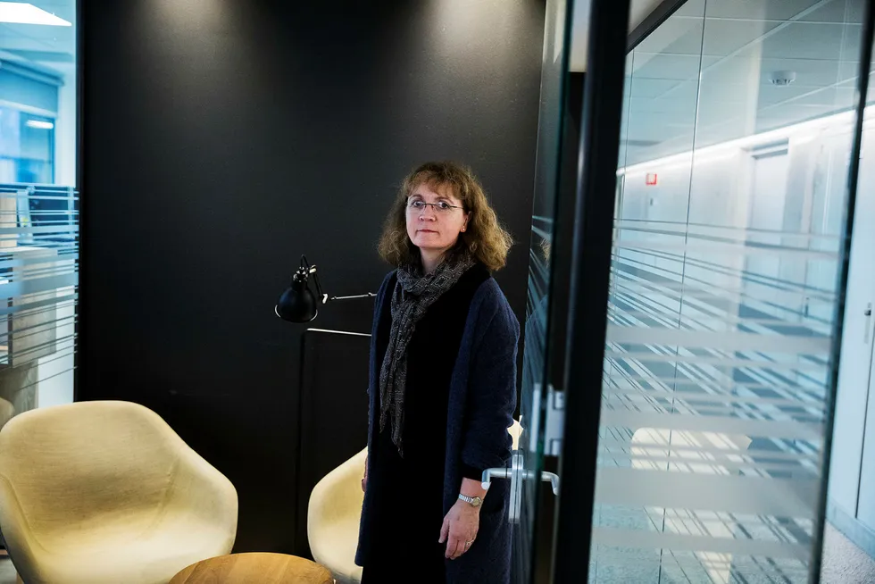 Finans Norge er en av søkerne til å drive et gjeldsregister. Evy Ann Hagen, juridisk direktør i Finans Norge. Foto: Per Thrana