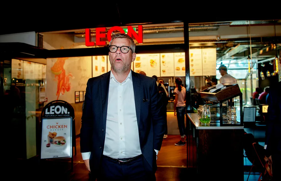 Sverre Helno har gått av som konsernsjef i Umoe Restaurants. Her fra åpningen av den nye kjeden Leon på Oslo S.