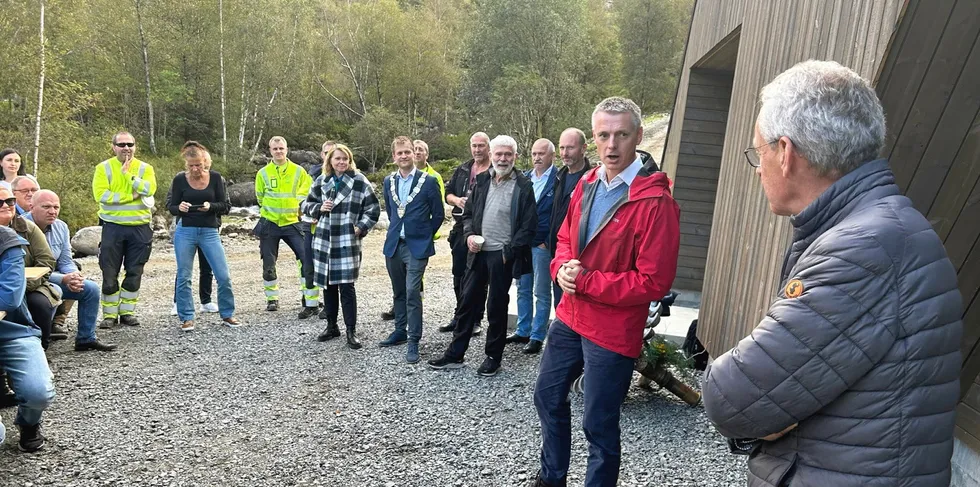 NVE-sjef Kjetil Lund tok turen til sine hjemtrakter for å delta på åpningen av Dalane Krafts nye kraftverk i Ørsdalen. Kraftverket ligger i et vernet vassdrag. Dalane Kraft.