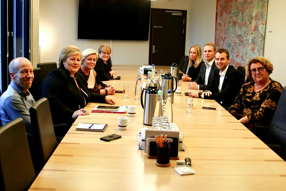 Partilederne i regjeringen og stabssjef Lars Øy ved Statsministerens kontor, satte seg i slutten av november ned sammen med KrFs forhandlingsdelegasjon. Nå skal sonderingsarbeidet være over.