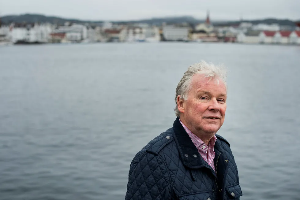 Sigurd Aase (67) har tapt flere hundre millioner kroner på olje, men fortsetter likevel å investere.