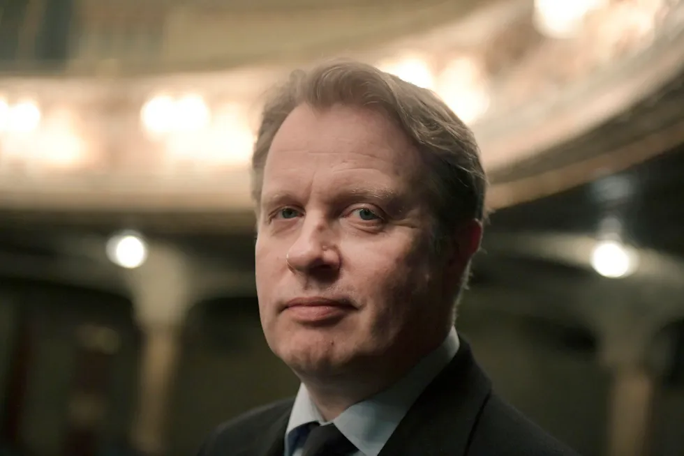 Eirik Stubø slutter som teatersjef ved Dramaten.