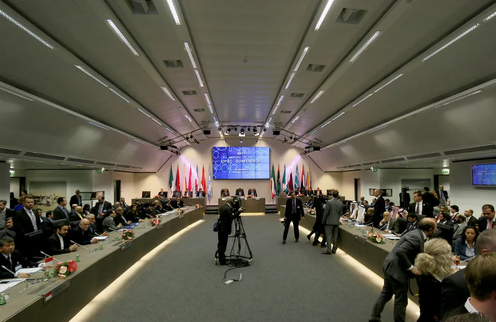 I dette rommet i Opecs hovedkvarter i Wien møtes de 14 medlemslandene i Opec 30. november i år. Foto: Ronald Zak/AP/NTB SCANPIX