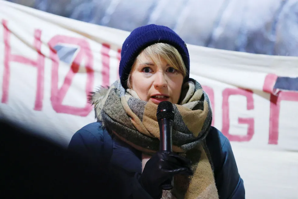Kari Elisabeth Kaski i SV refser sentralbanksjefens miljøbudskap. Her fra en demonstrasjon tidligere i vinter.