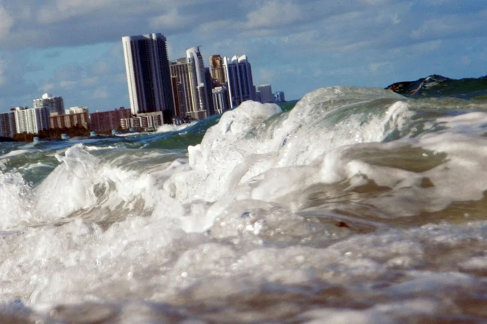 Store landområder i verden kan bli ubeboelige i dette århundret hvis vi ikke kutter kraftig i utslippene av klimagasser. Miami-området i USA er at av dem som vil bli hardest rammet. Foto: Joe Raedle/Getty Images/AFP/NTB Scanpix
