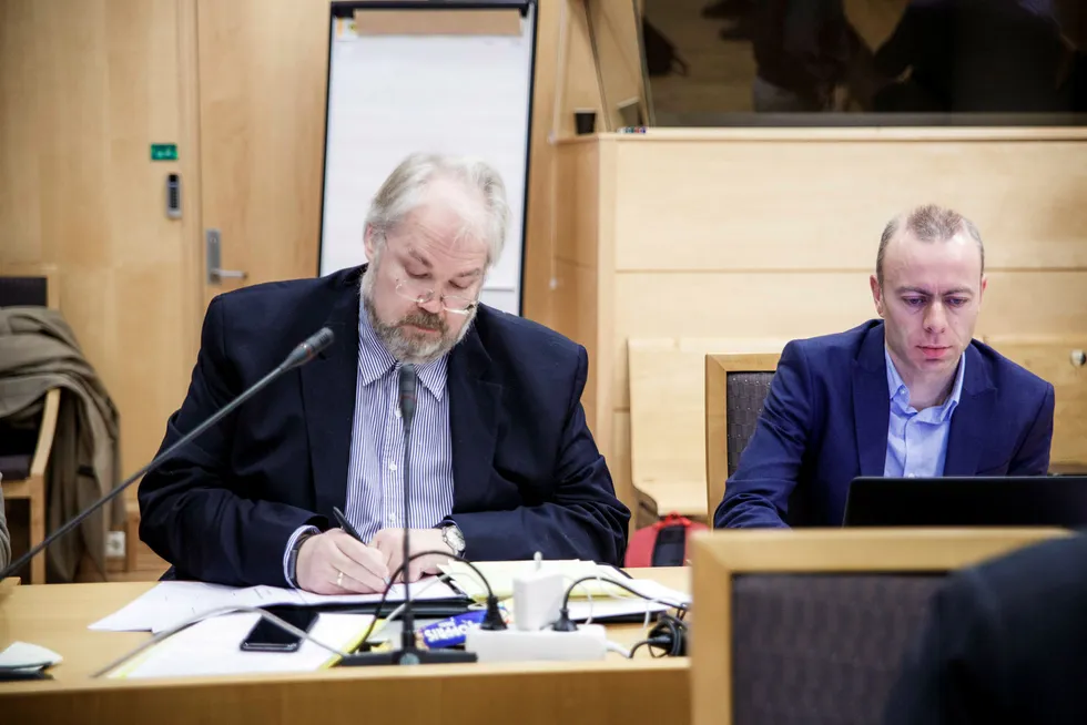 Jon Gunnar Pedersen (til venstre) og assisterende forskningssjef i Norsk Regnesentral, Anders Løland var sakkyndige vitner for DNB onsdag. Foto: Nicklas Knudsen