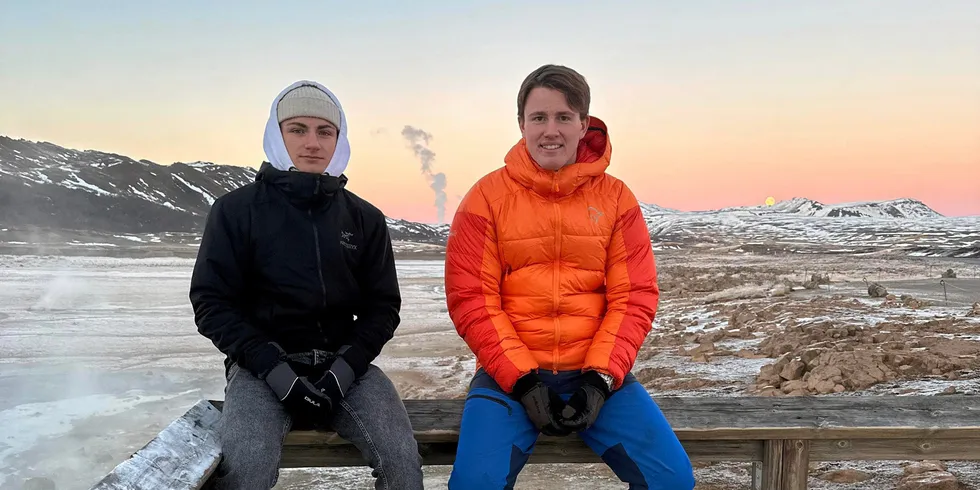 Tobias Larsen og Magnus Sivertsen er lærlingar på Island