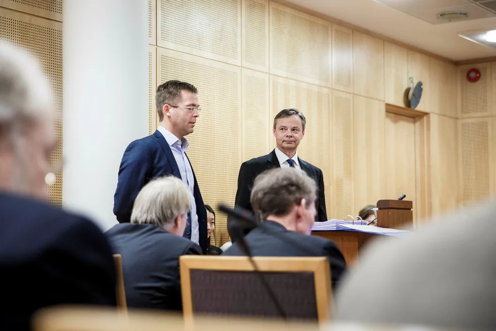Trond Døskeland (fra venstre) og Petter Bjerksund fra NHH er sakkyndige for Forbrukerrådet i saken mot DNB. Foto: Nicklas Knudsen