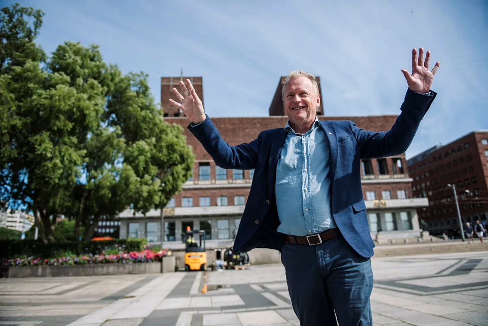 Raymond Johansen, byrådsleder i Oslo, sier byrådspartiene sammen med Rødt har blitt enige om å øke bunnfradraget for eiendomsskatt. Foto: Fartein Rudjord
